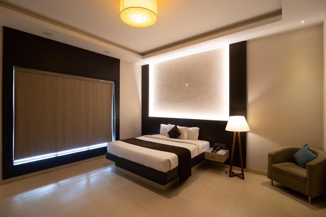 D Wayfarer Inn Resort 埃罗德 外观 照片