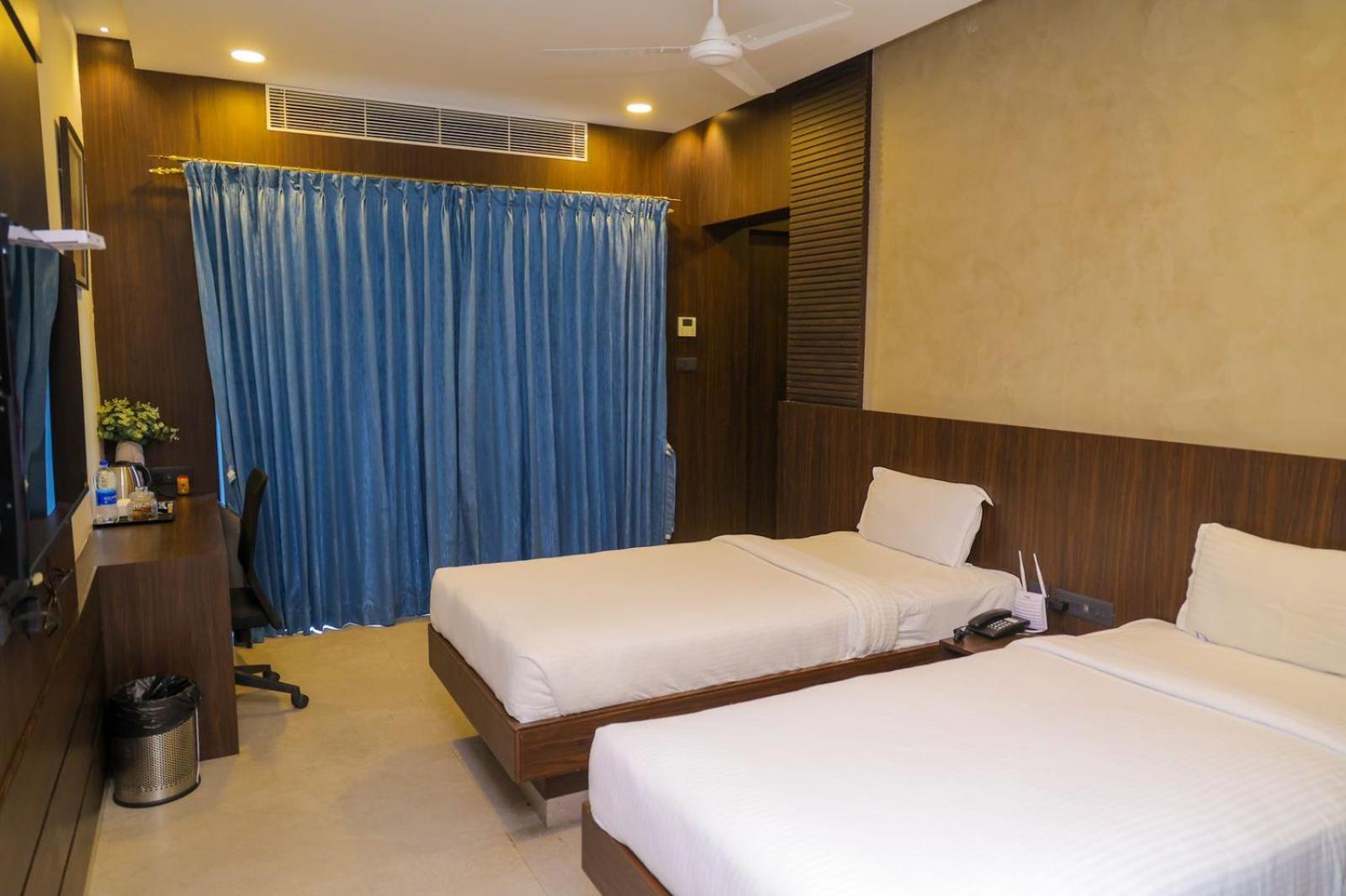 D Wayfarer Inn Resort 埃罗德 外观 照片