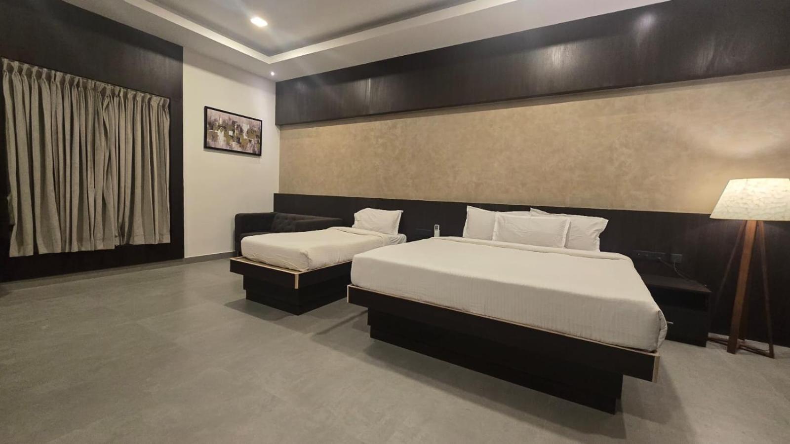 D Wayfarer Inn Resort 埃罗德 外观 照片