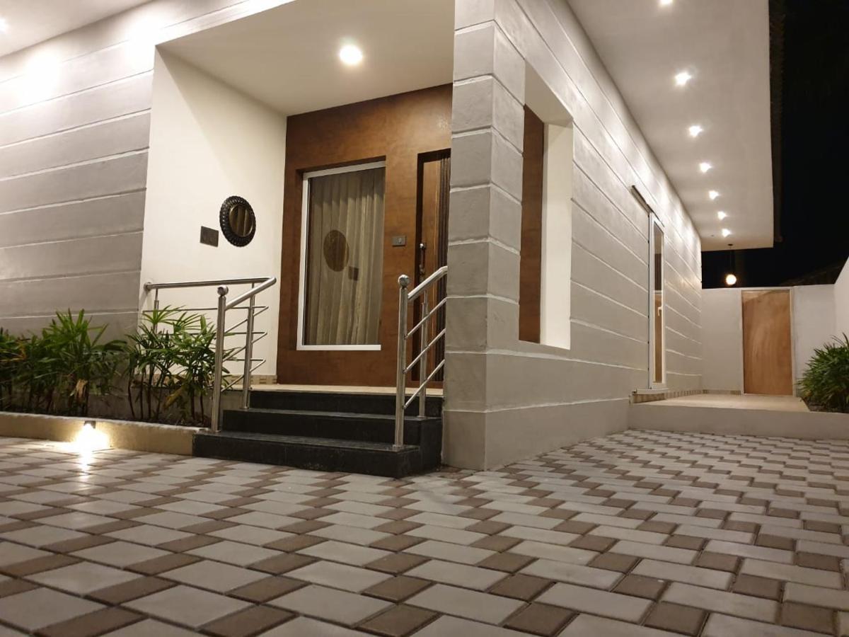 D Wayfarer Inn Resort 埃罗德 外观 照片