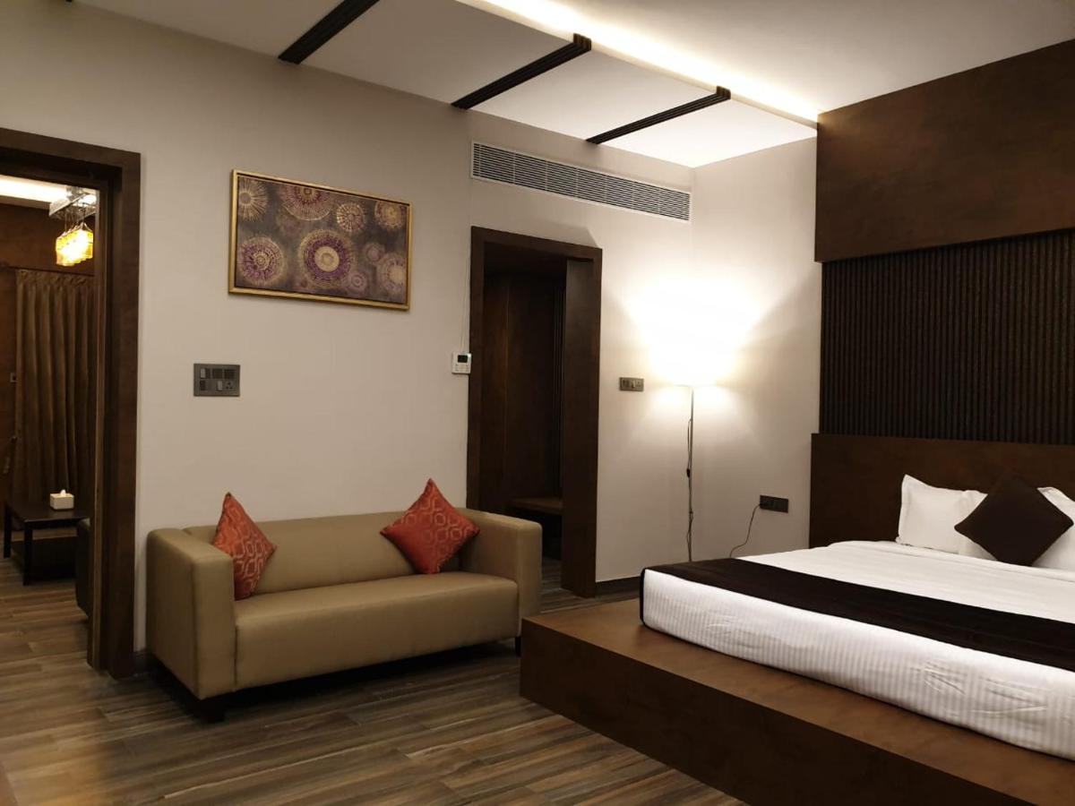 D Wayfarer Inn Resort 埃罗德 外观 照片